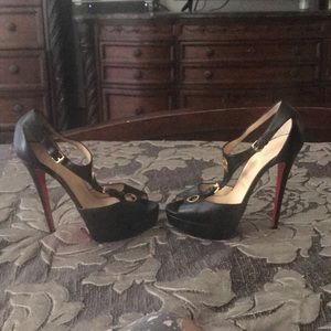 Loub’s only kissed twice!